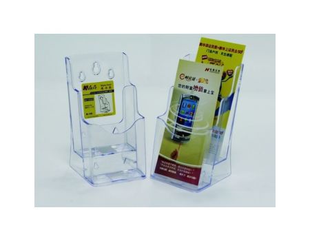 Display din plastic pentru brosuri